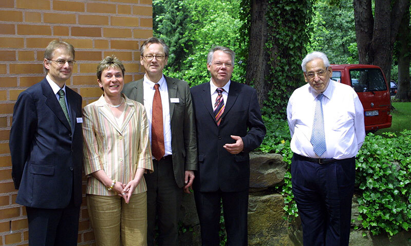 Prof. Dr. Arthur Benz, Prof. Dr. Ingrid Josephs, Prof. Dr. Peter Brandt, Rektor Prof. Dr.-Ing. Helmut Hoyer und Prof. Dr. Dr. h.c. Dimitris Tsatsos