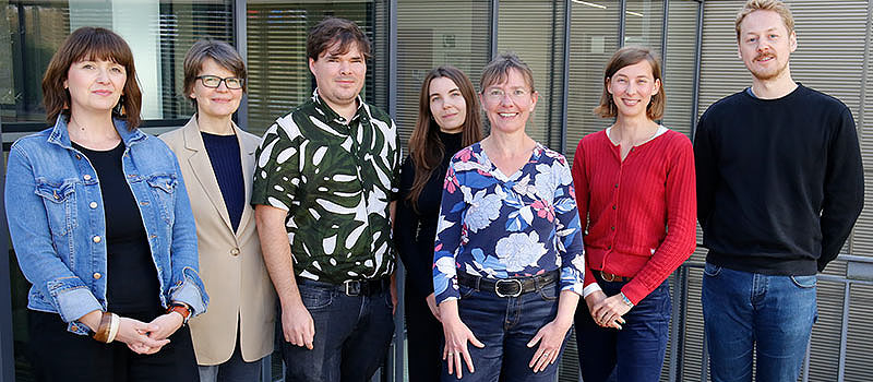 Gruppe von Menschen stehend